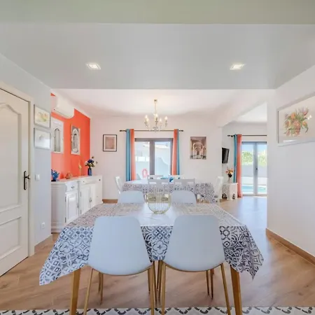 Villa Spacious 4-bedroom With Private Pool *