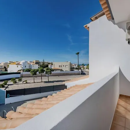 Spacious 4-bedroom With Private Pool * Guia (Faro)