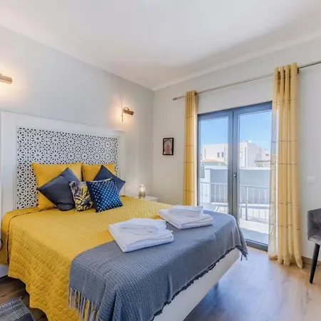 Spacious 4-bedroom With Private Pool Villa Guia (Faro)