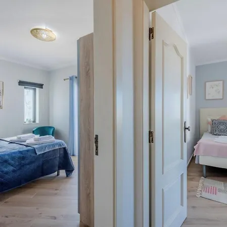 Spacious 4-bedroom With Private Pool וילה