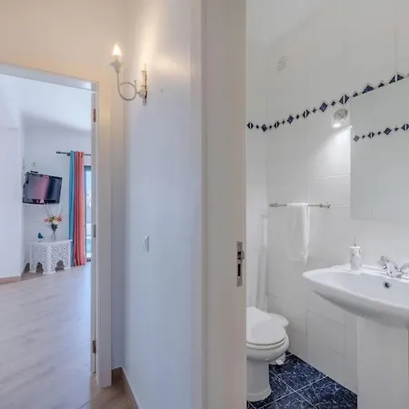 Spacious 4-bedroom With Private Pool Guia (Faro)