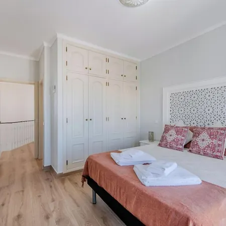 Villa Spacious 4-bedroom With Private Pool Guia (Faro)