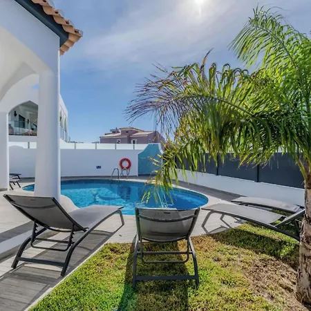 Villa Spacious 4-bedroom With Private Pool *